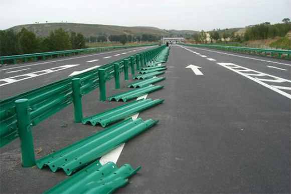 西双版纳波形护栏的维护与管理确保道路安全的关键步骤