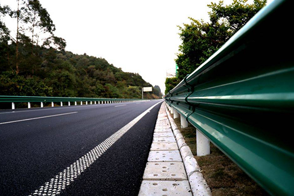 西双版纳高速公路护栏的常用类型